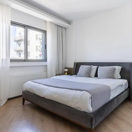 Luxury Family Penthouse In Nikósie