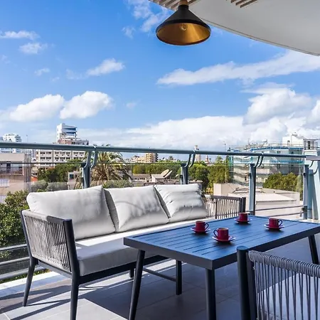 Luxury Family Penthouse In * Nikósie
